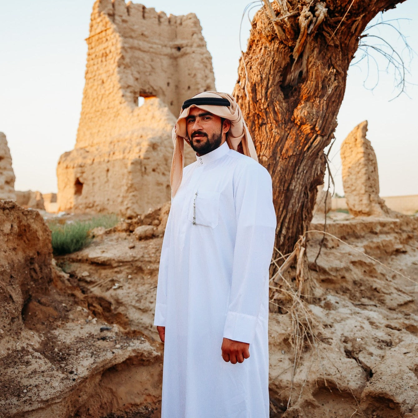 Men's Saudi Thobe || Milk